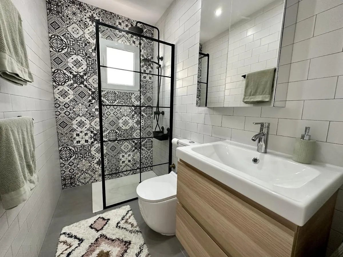 Las Palmas 8B Oasis Properties 네르하